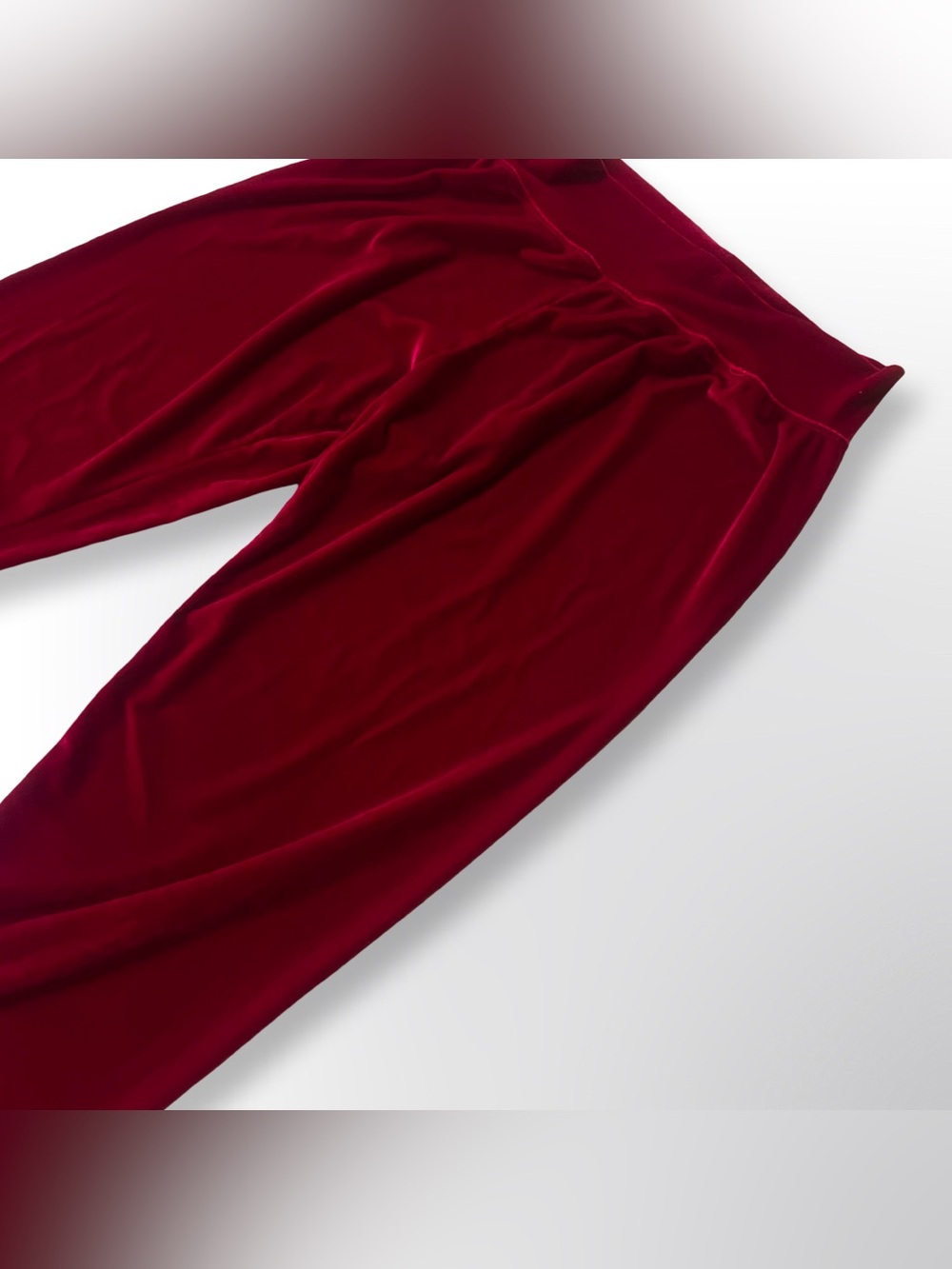 Laina Rauma Velour Pants
Great Condition
Large
Red
Retired Retail $104